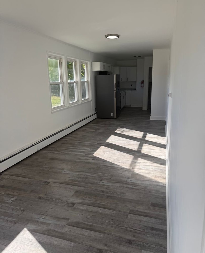 505 Shaw Ave - Photo 2 of 15