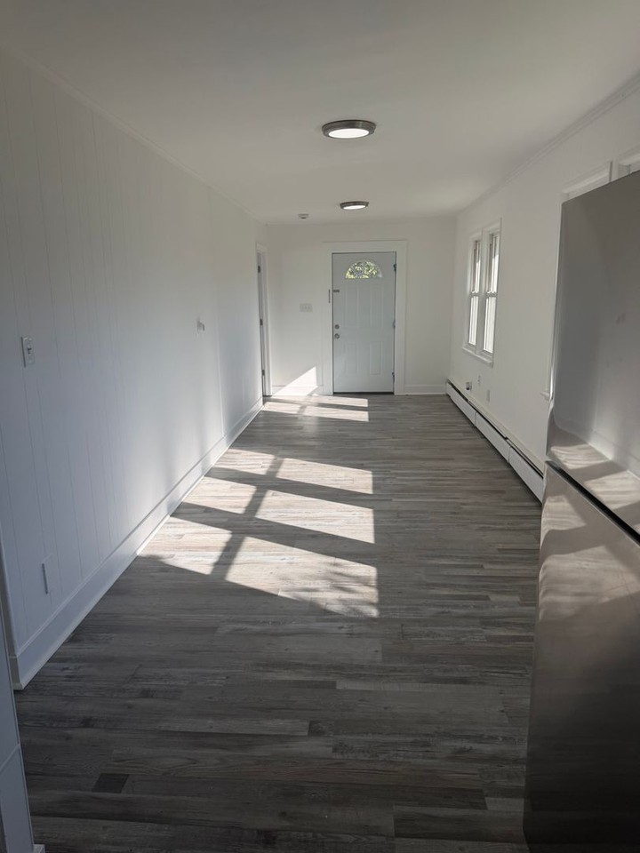 505 Shaw Ave - Photo 3 of 15