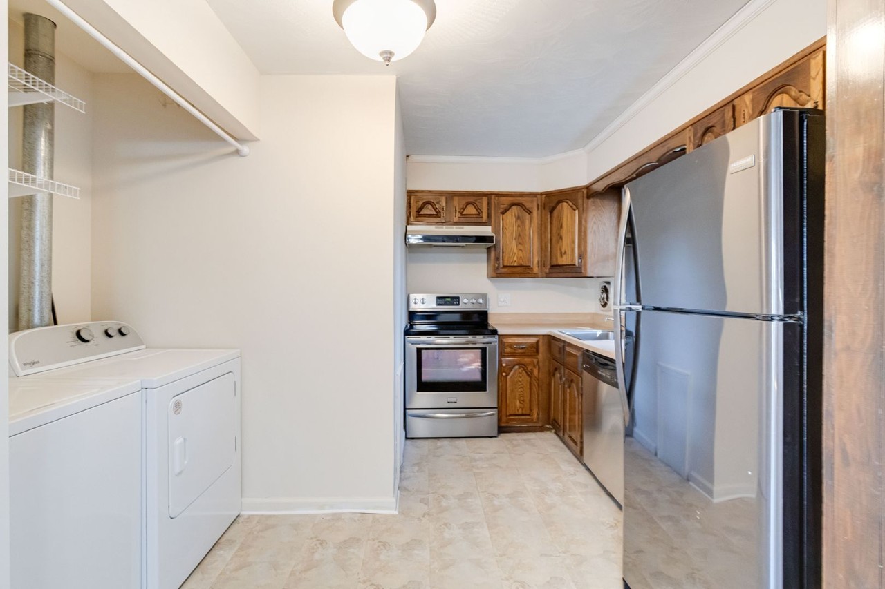 461B Oakton Rd - Photo 4 of 9
