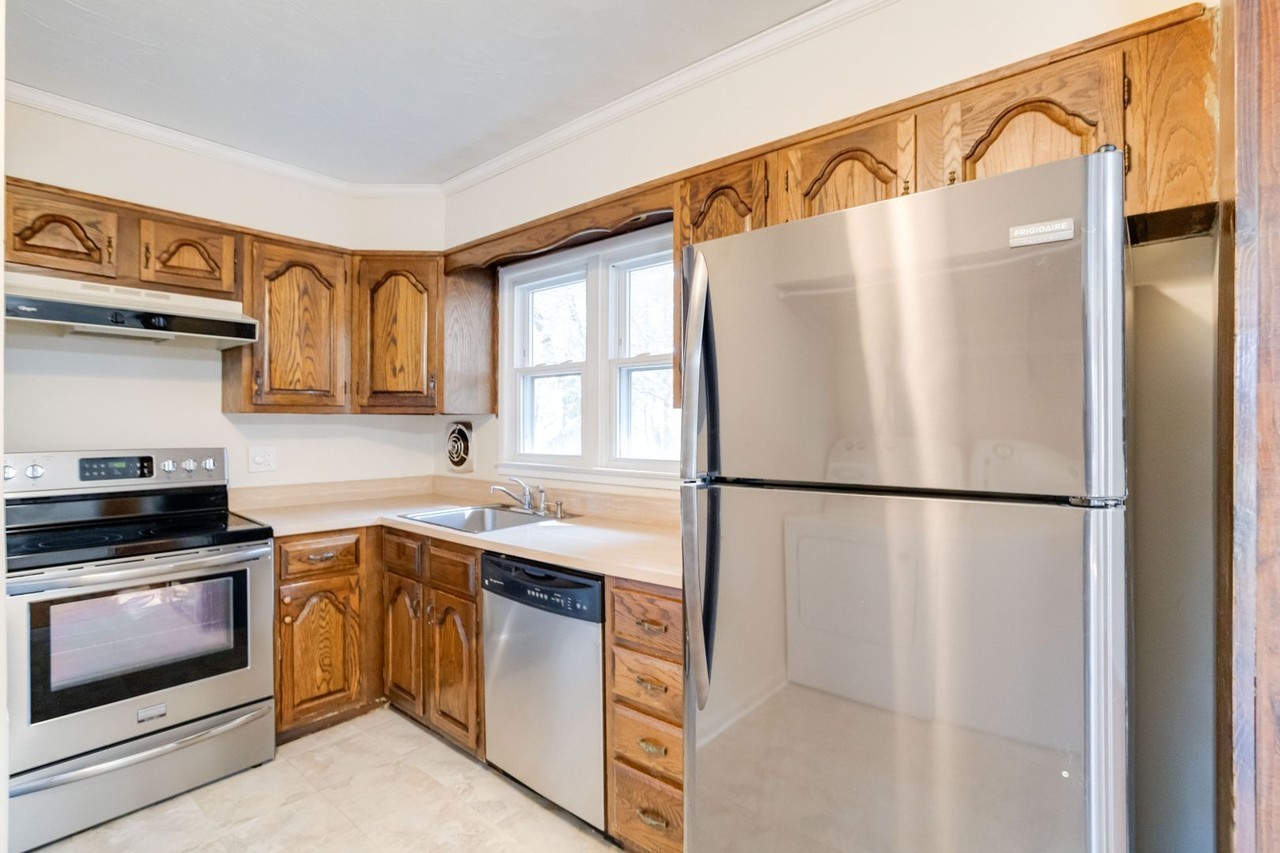 461B Oakton Rd - Photo 5 of 9