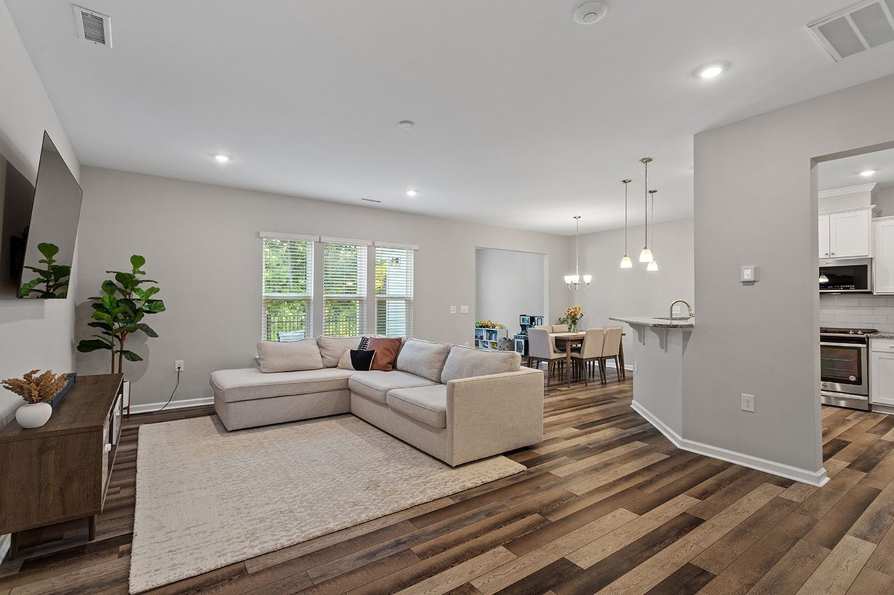 1245 Gemfor St - Photo 7 of 35