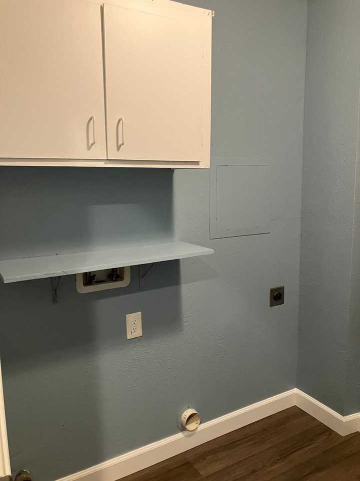 1004 Gemini Ct #B - Photo 6 of 18