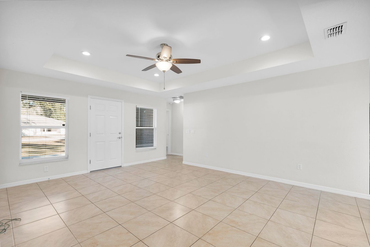20 Locust Dr - Photo 5 of 30