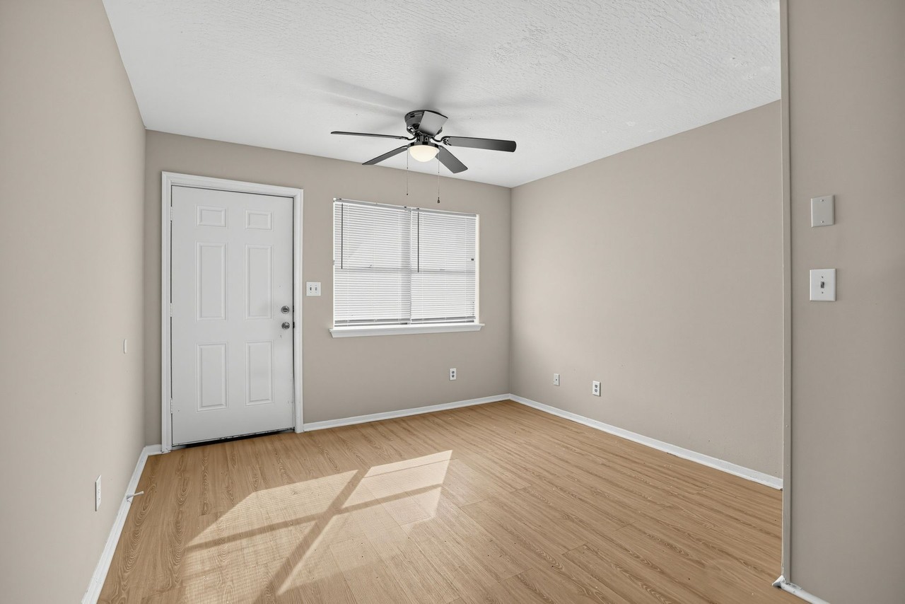Cedarwood Apartments - Photo 3 of 33