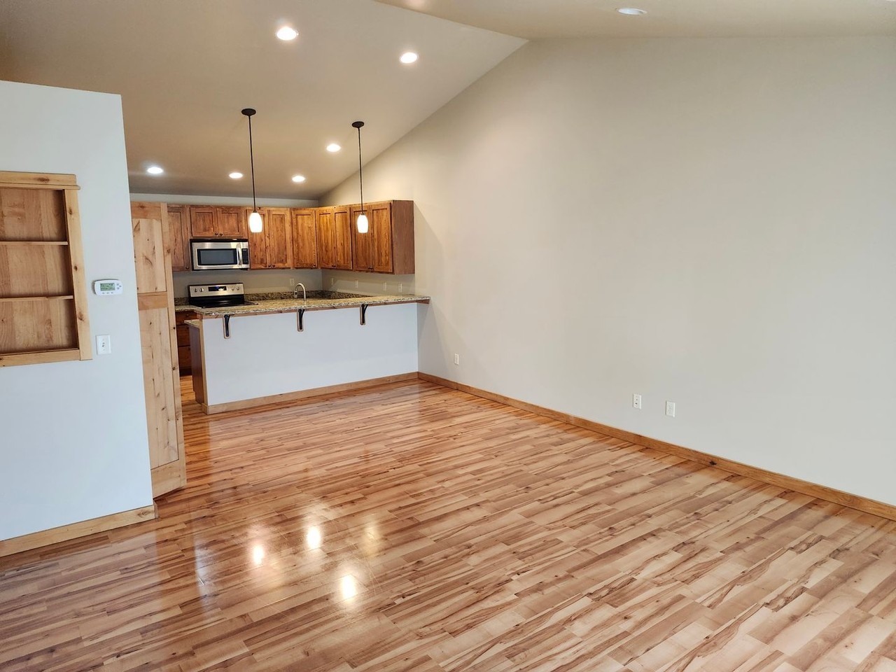 112 Molly Dr - Photo 3 of 16