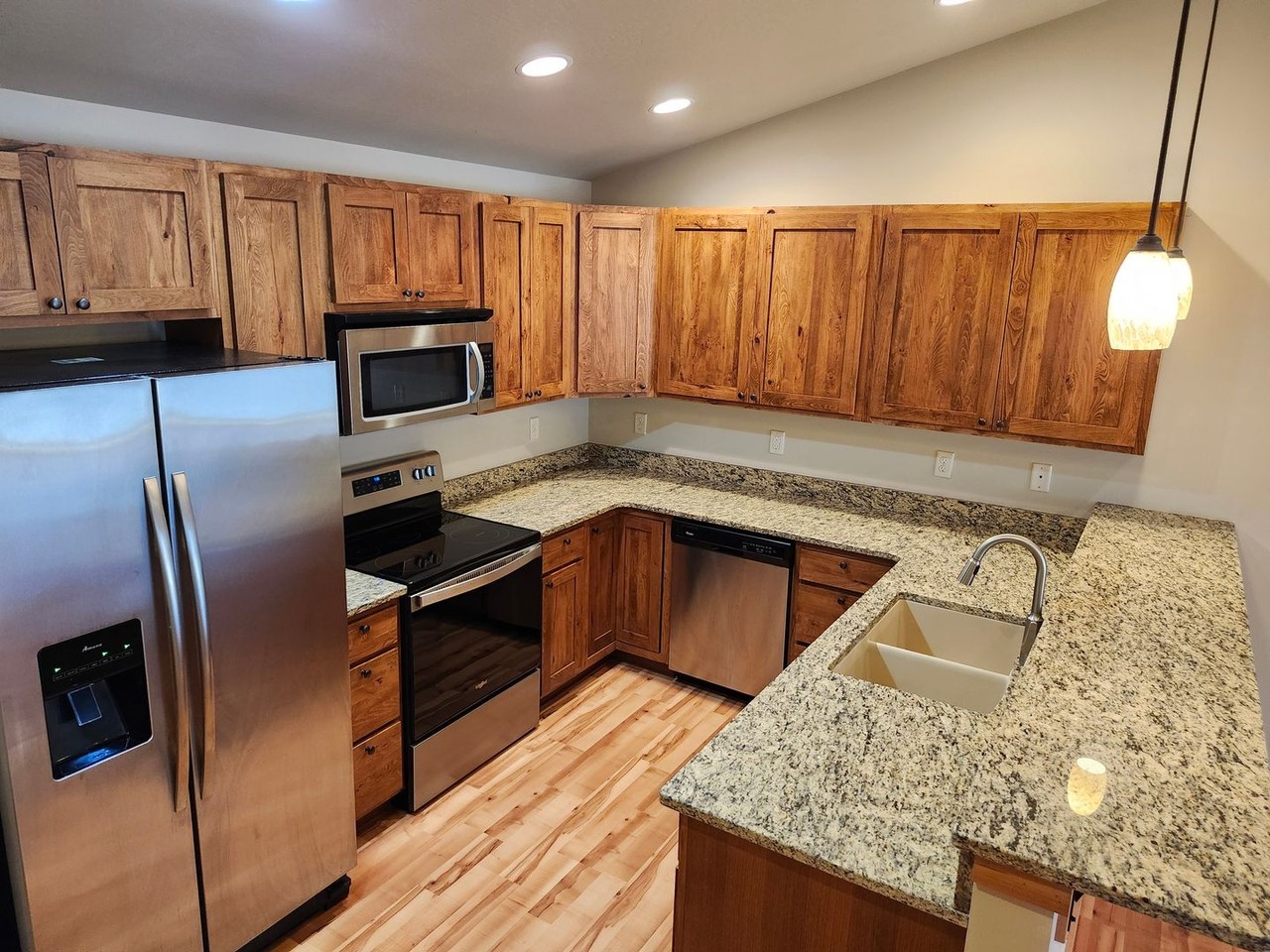 112 Molly Dr - Photo 5 of 16