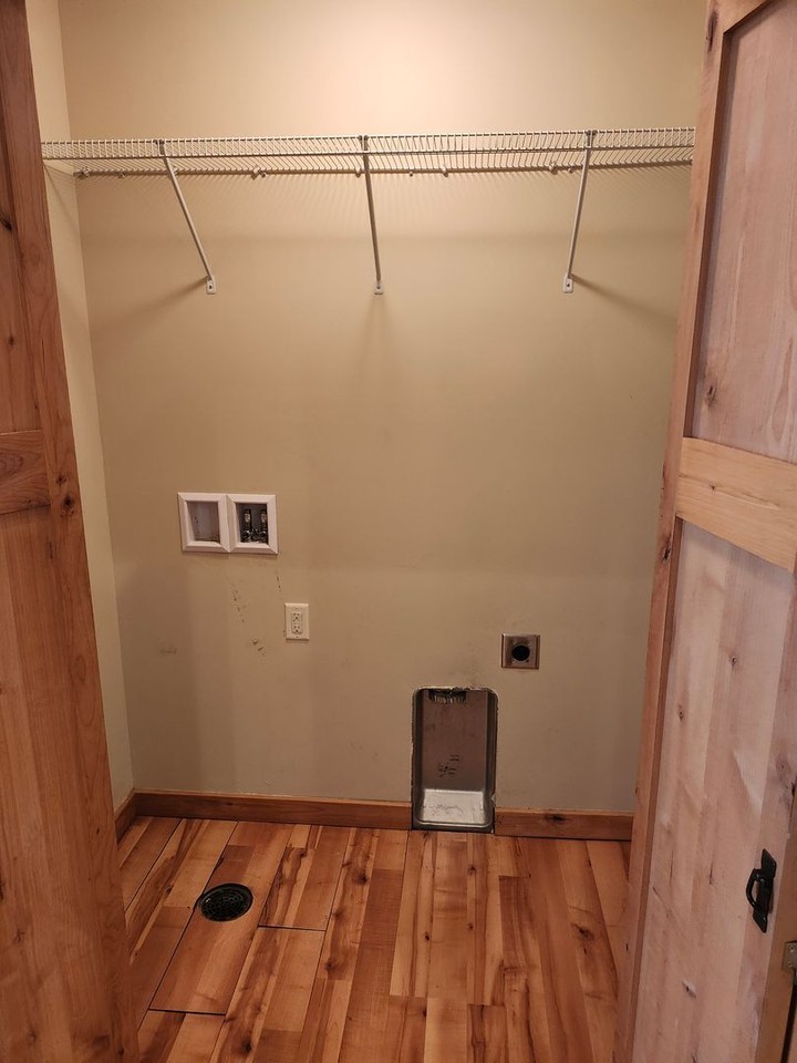 112 Molly Dr - Photo 6 of 16