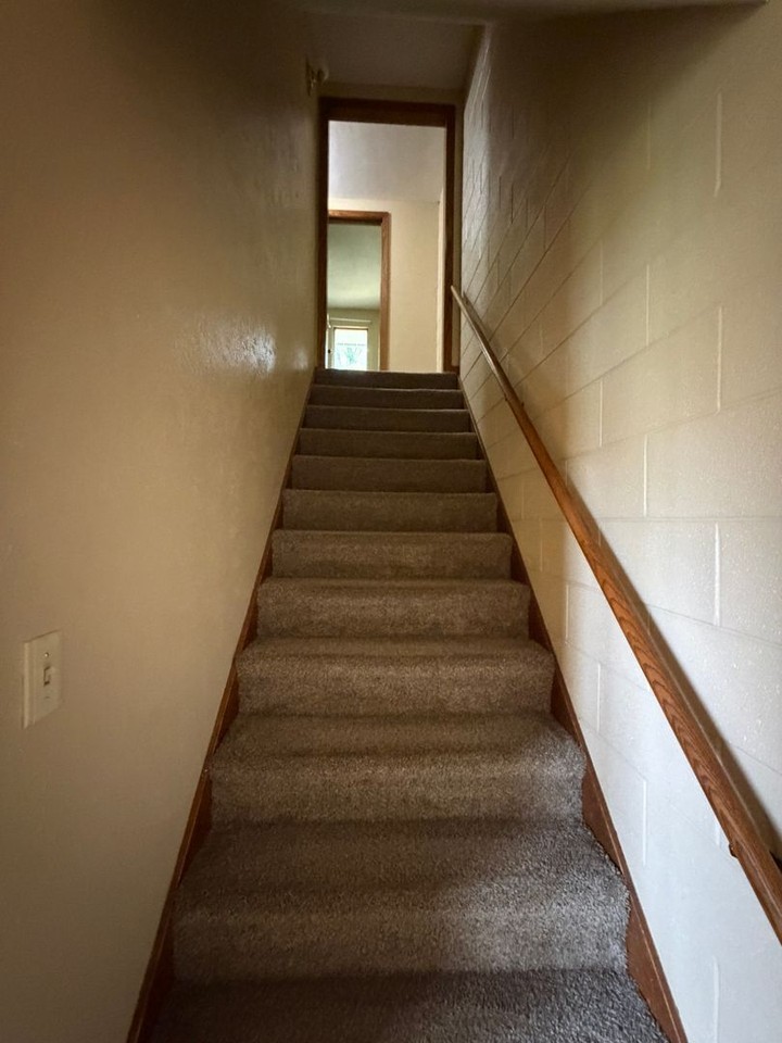 1513 7th Ave Sw - Photo 4 of 11