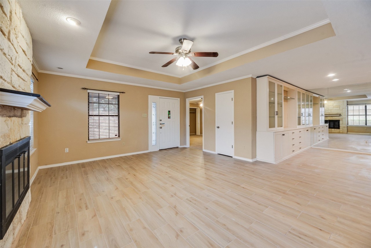 5871 Westhaven Dr - Photo 2 of 18