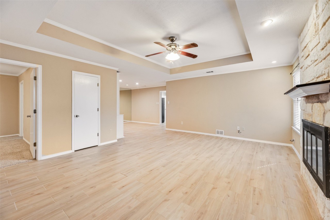 5871 Westhaven Dr - Photo 3 of 18