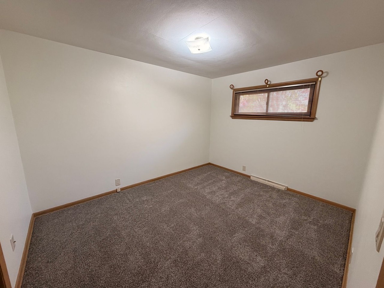 2276 S Hawthorne Park Dr - Photo 3 of 23