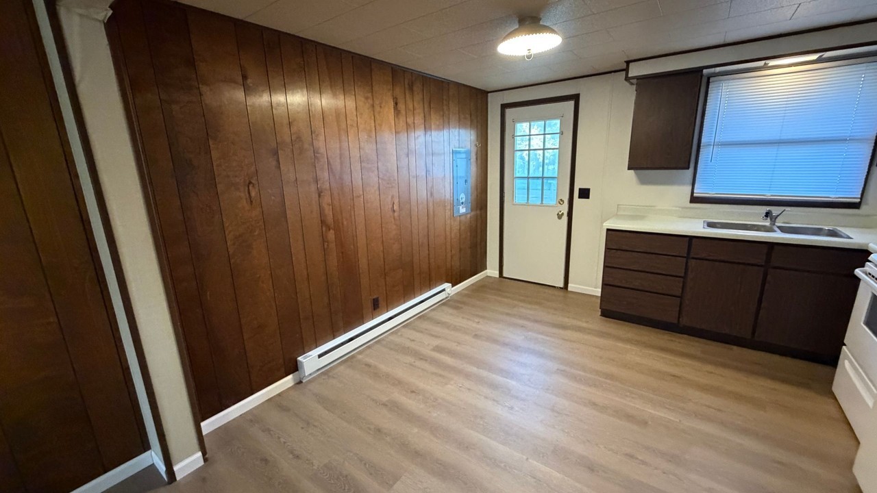 302 Lincoln St #6A - Photo 3 of 8