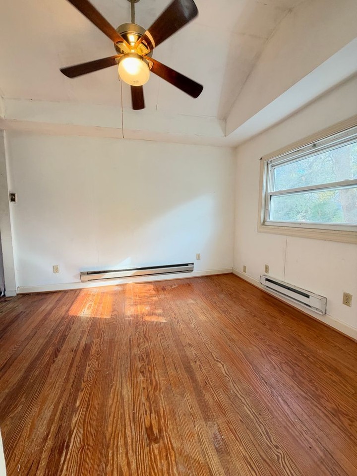 602 Capitol Landing Rd - Photo 6 of 7