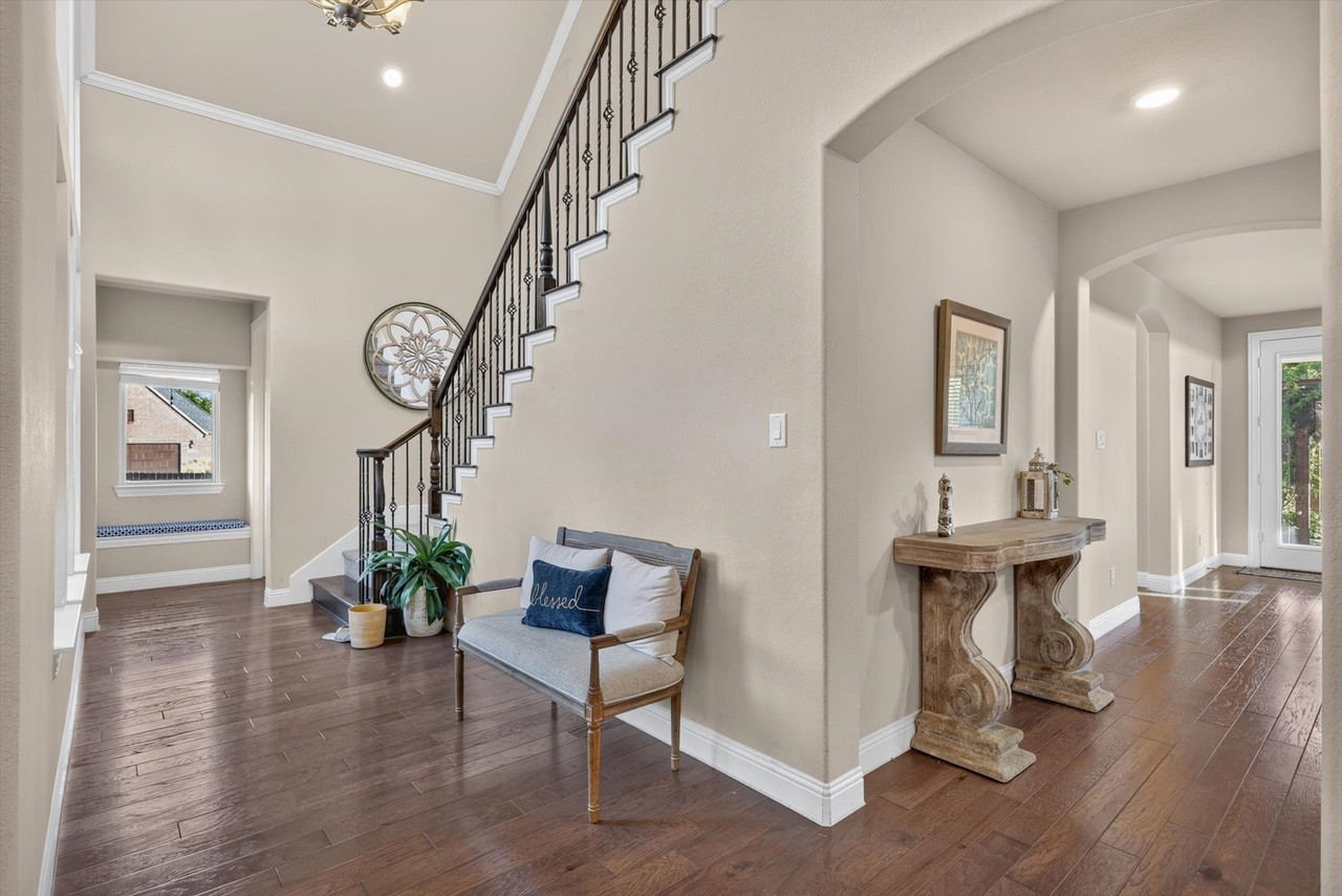 10805 Frost Pl - Photo 5 of 33