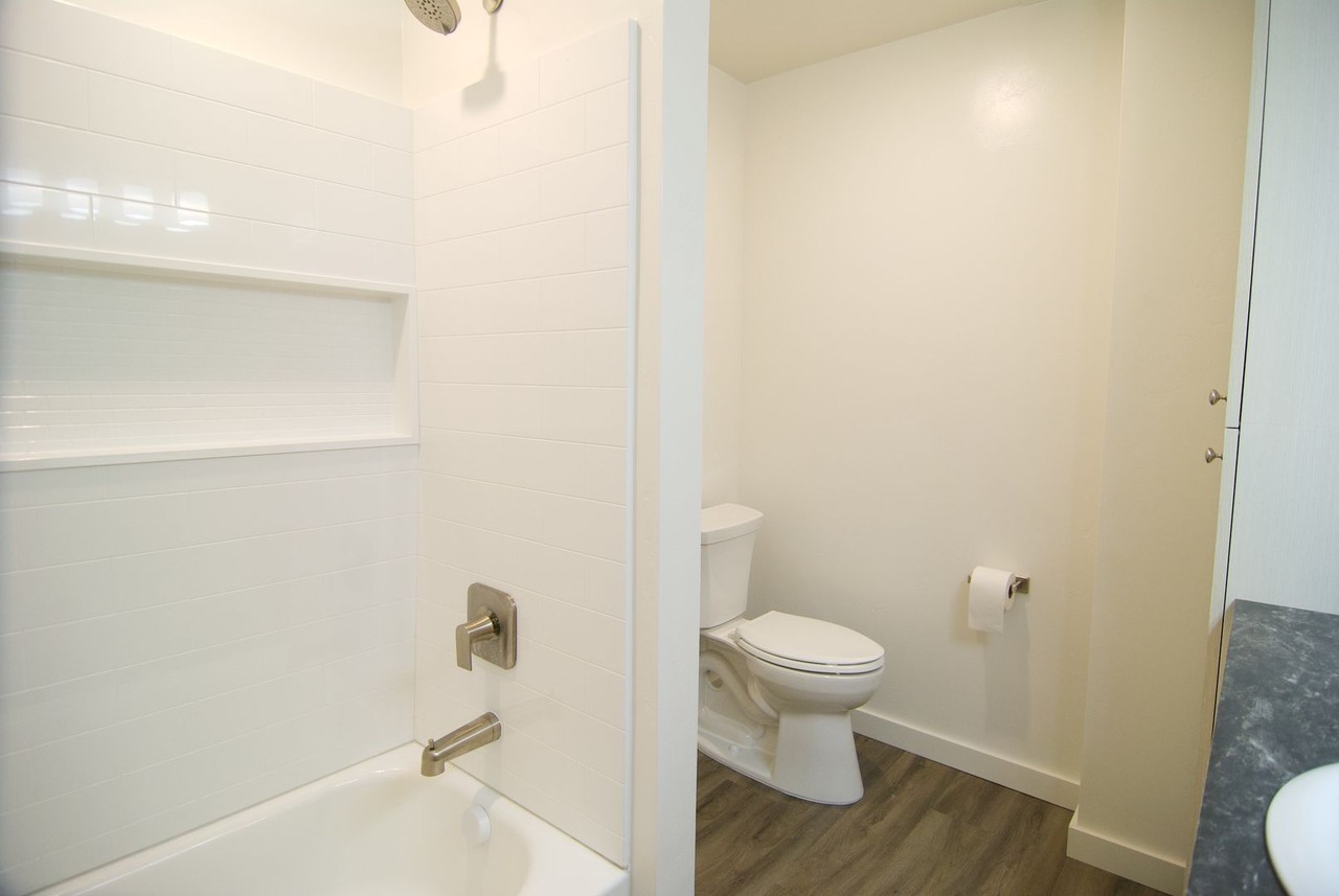 37 W Main St - Photo 6 of 20