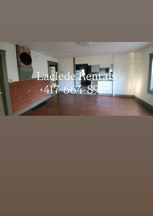 346 N Jackson Ave - Photo 2 of 17
