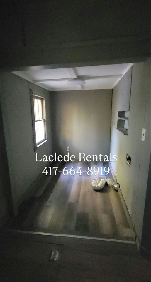 346 N Jackson Ave - Photo 6 of 17