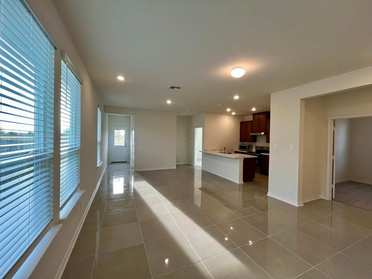 4125 Woodside Dr - Photo 2 of 17