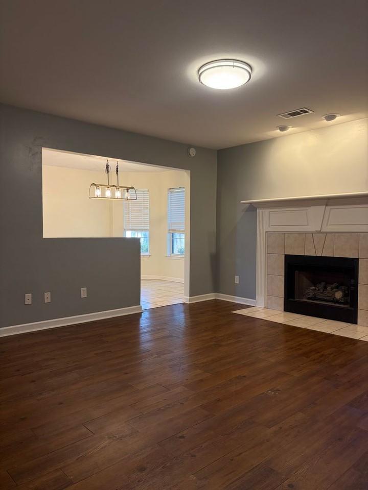 28 Stonehaven Dr - Photo 5 of 20
