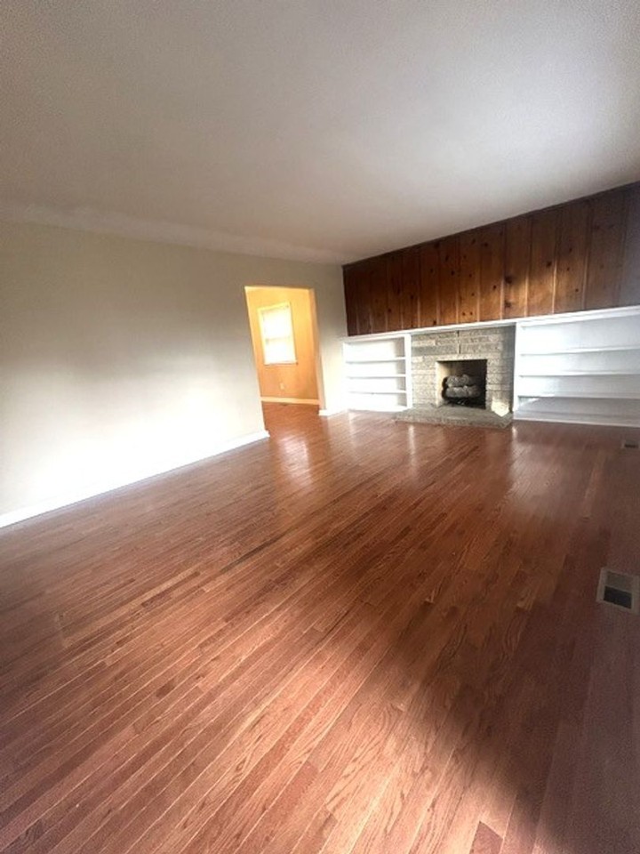 986 Fredericksburg Rd - Photo 3 of 14