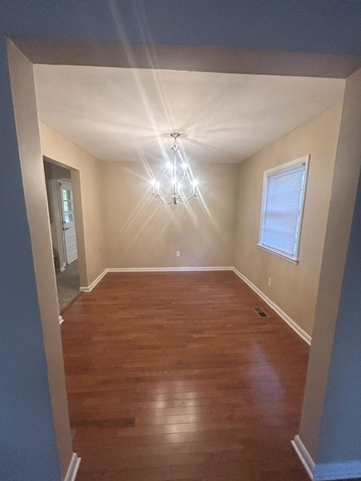 986 Fredericksburg Rd - Photo 4 of 14