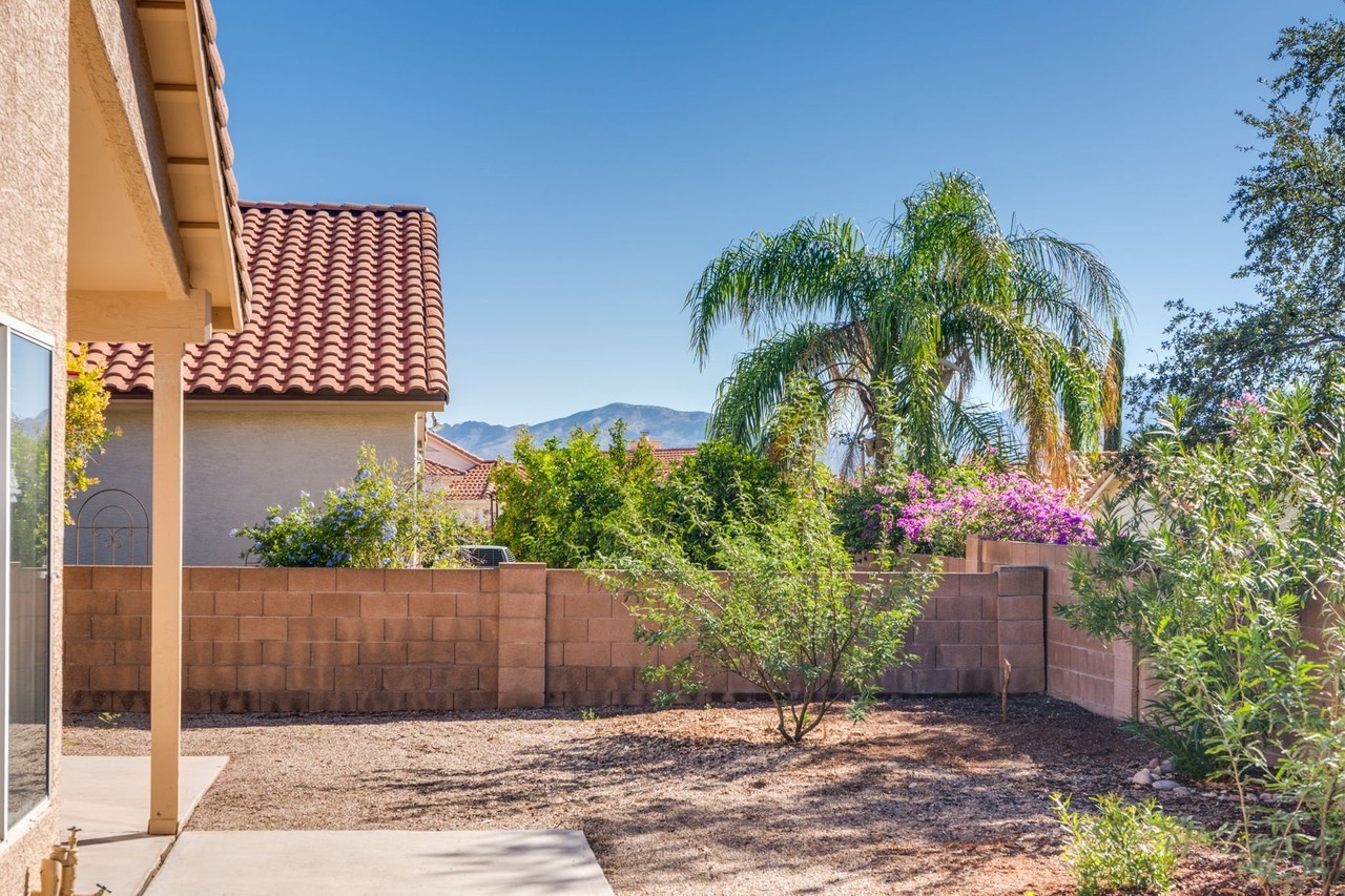 7810 E Calle Del Minique - Photo 2 of 31