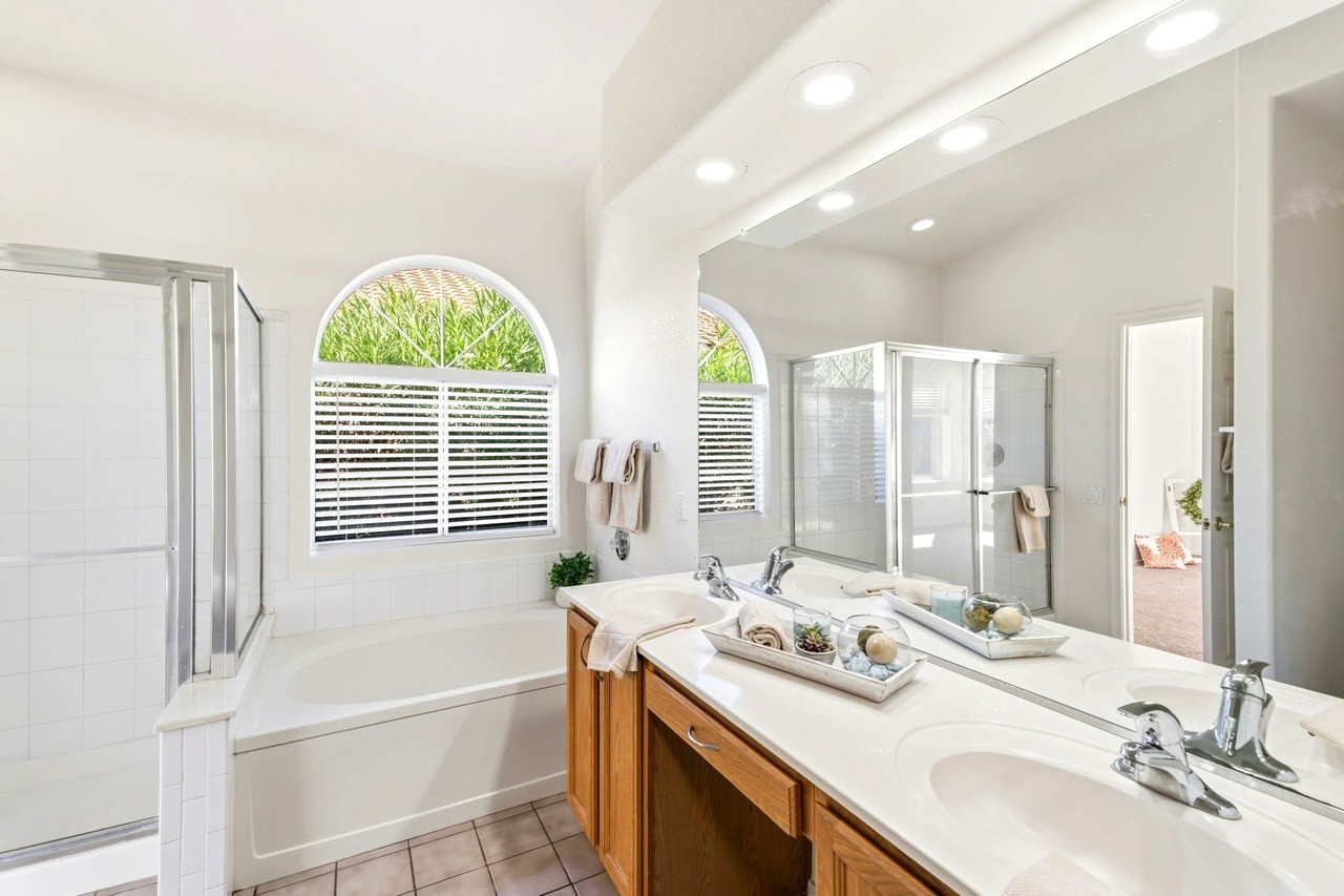 7810 E Calle Del Minique - Photo 4 of 31