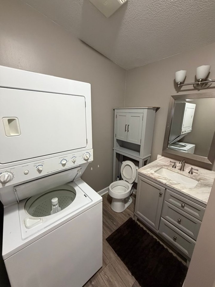 731 W Ellis St - Photo 4 of 8