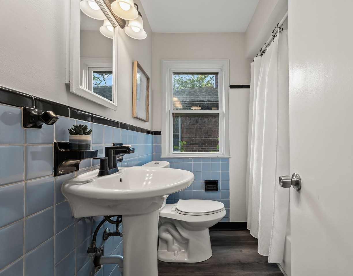 23830 Morton St - Photo 5 of 19