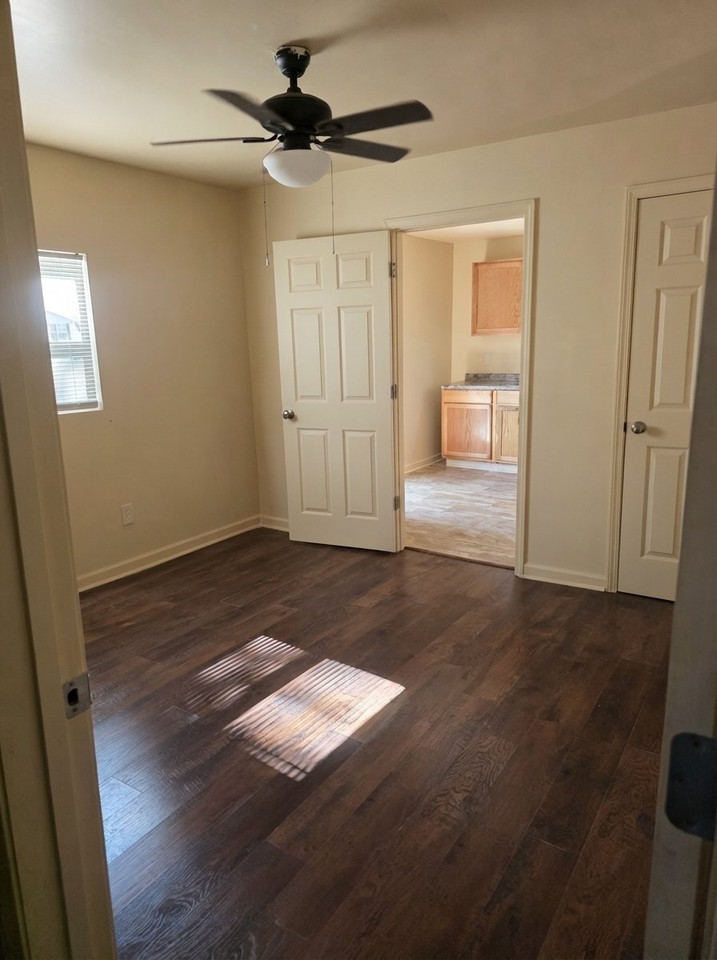 1455 Houston St - Photo 4 of 12