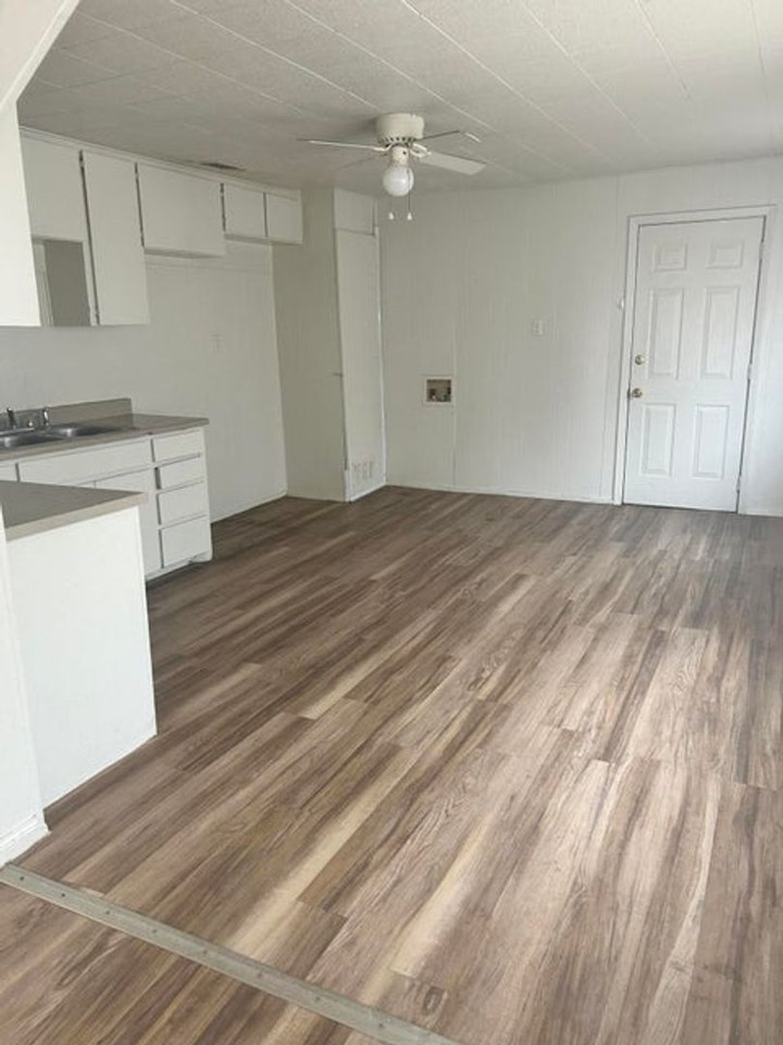 513 N Browning St - Photo 3 of 9