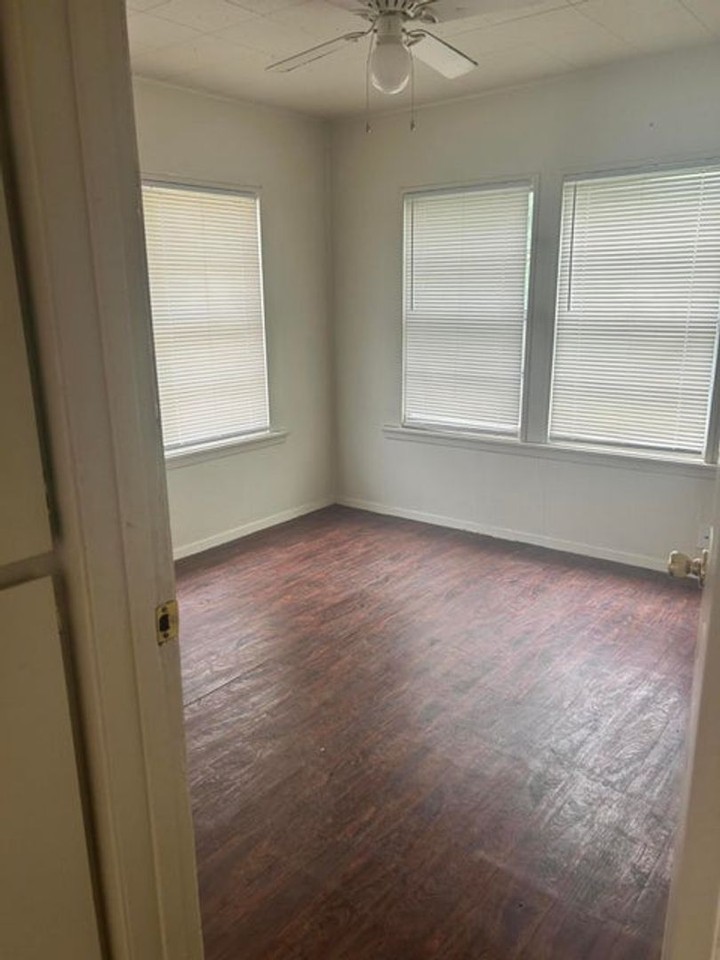 513 N Browning St - Photo 5 of 9