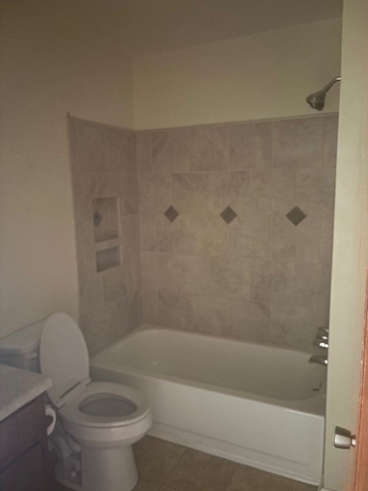 2572 Salamanca Dr - Photo 7 of 12