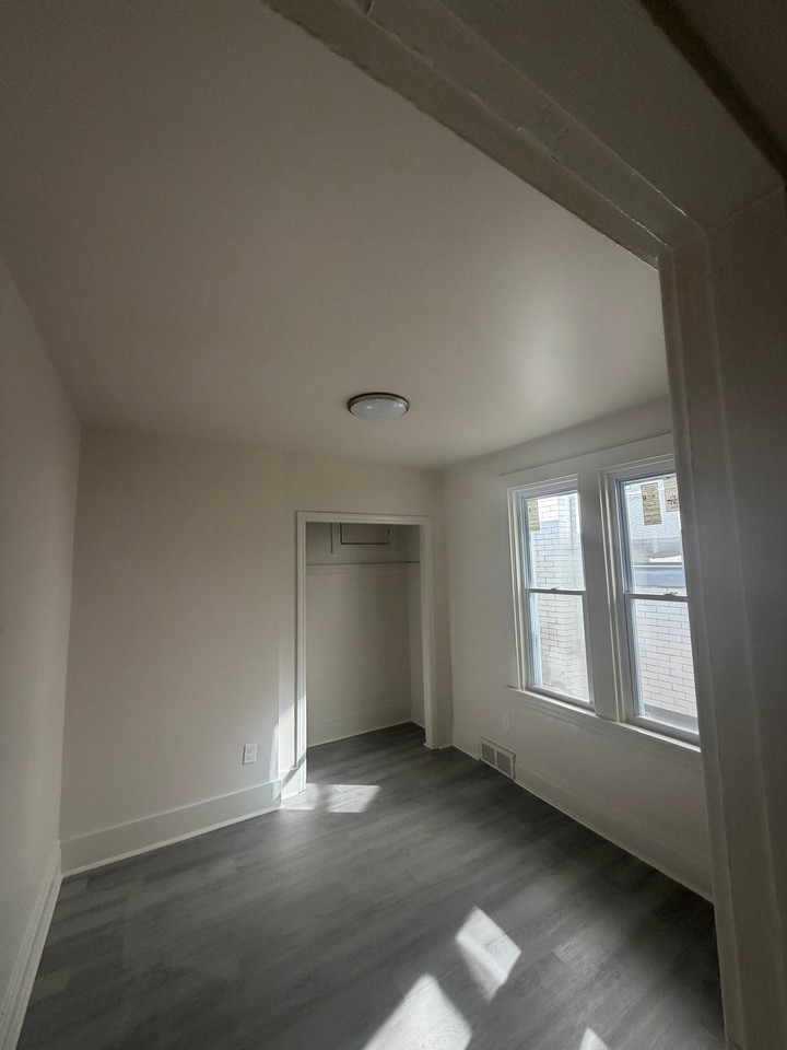 1527 Alton St #FL2 - Photo 2 of 7