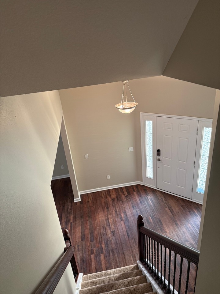 1202 Plum Grove Ln - Photo 7 of 20