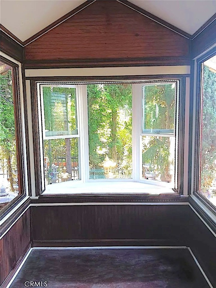 677 Elm St - Photo 6 of 16