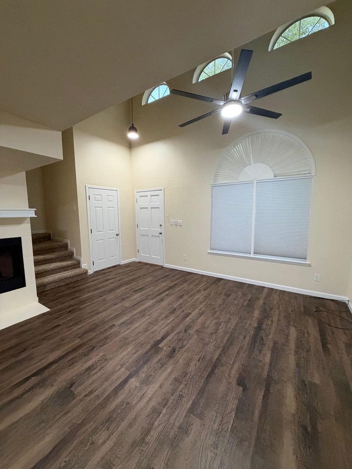 11936 Regal Banner Ln - Photo 2 of 15
