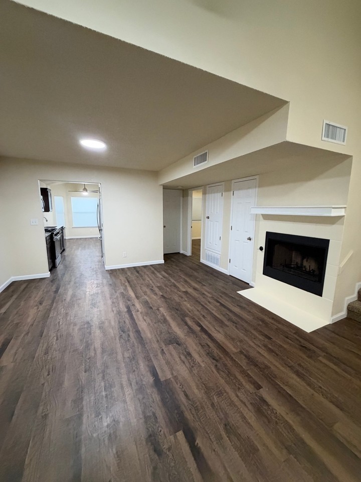 11936 Regal Banner Ln - Photo 3 of 15