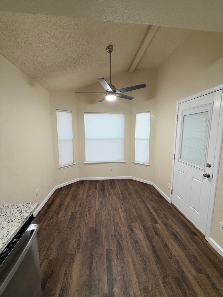 11936 Regal Banner Ln - Photo 7 of 15
