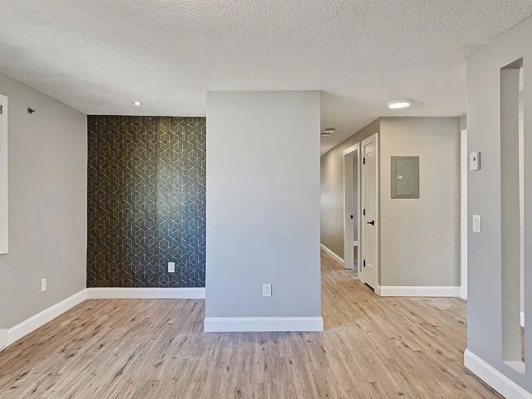 15 Otis Ct #1 - Photo 4 of 9