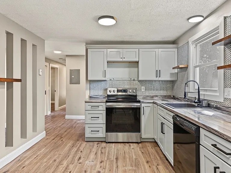 15 Otis Ct #1 - Photo 6 of 9