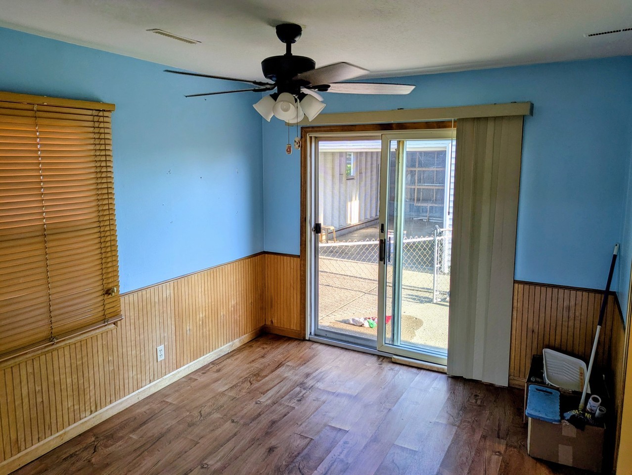 557 Edgewood Dr - Photo 4 of 7