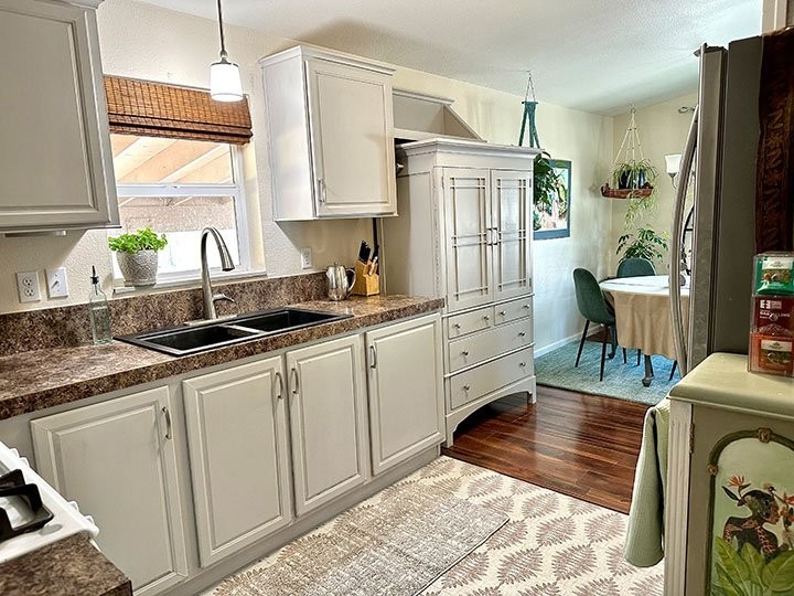 1080 Julie Ln - Photo 4 of 19