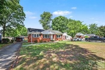 2240 Ashley Rd - Photo 2 of 12