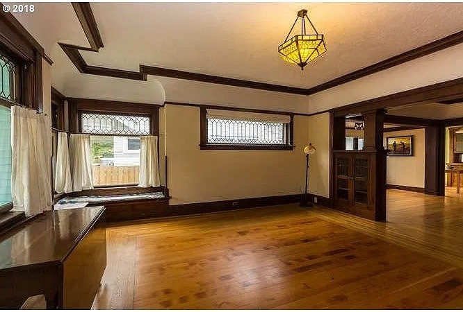 5713 N Haight Ave - Photo 5 of 17