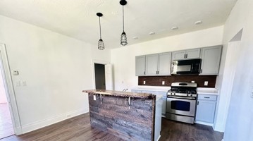 featured image of 1378 Paulson Ave