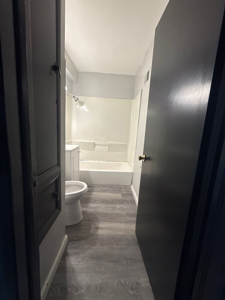 4871 N 20th St - Photo 3 of 8