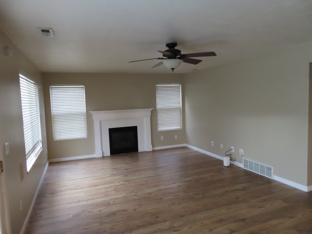 1029 Ne - Photo 3 of 10