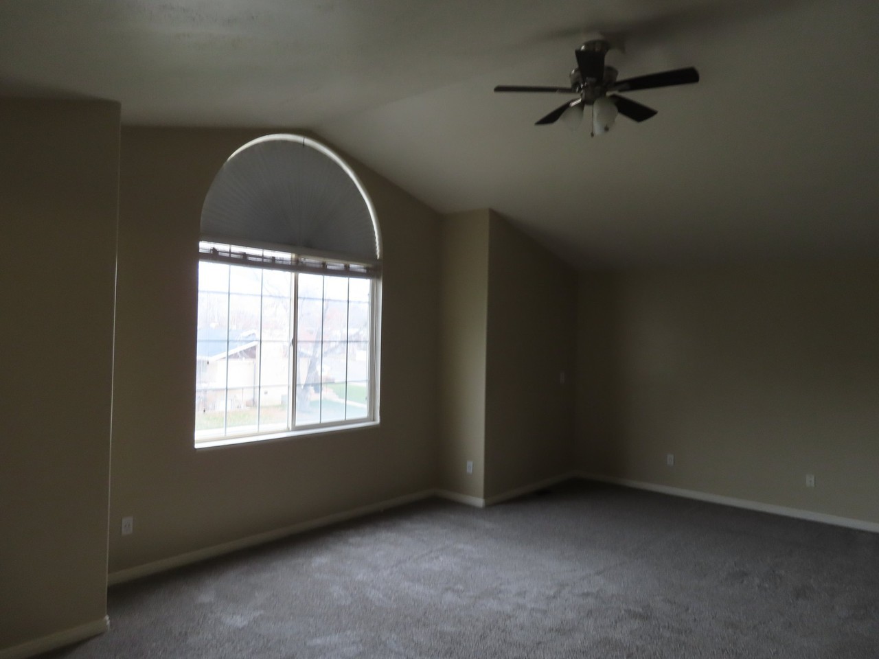 1029 Ne - Photo 5 of 10