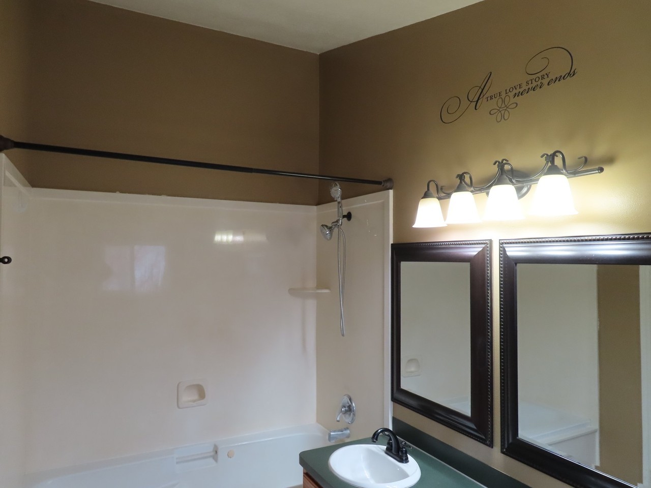 1029 Ne - Photo 7 of 10